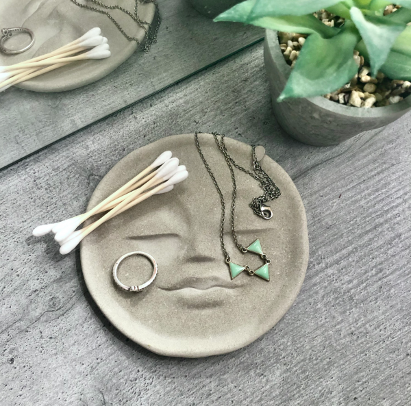 Moon Face Tray - Image 3